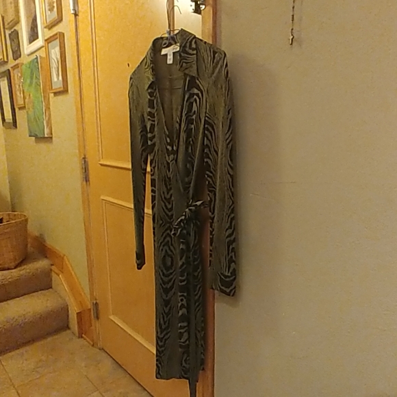 Diane Von Furstenberg Zebra Print Midi Dress - Black and Green EUC - Picture 2 of 5